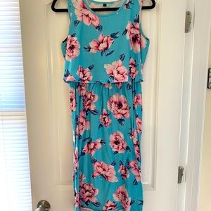 Nursing dress with pockets